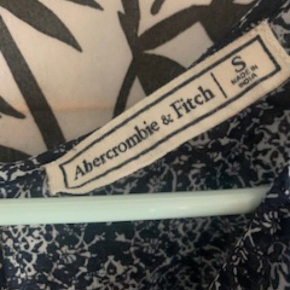 Adorable Abercrombie & Fitch Short Romper! Small - Picture 5 of 8